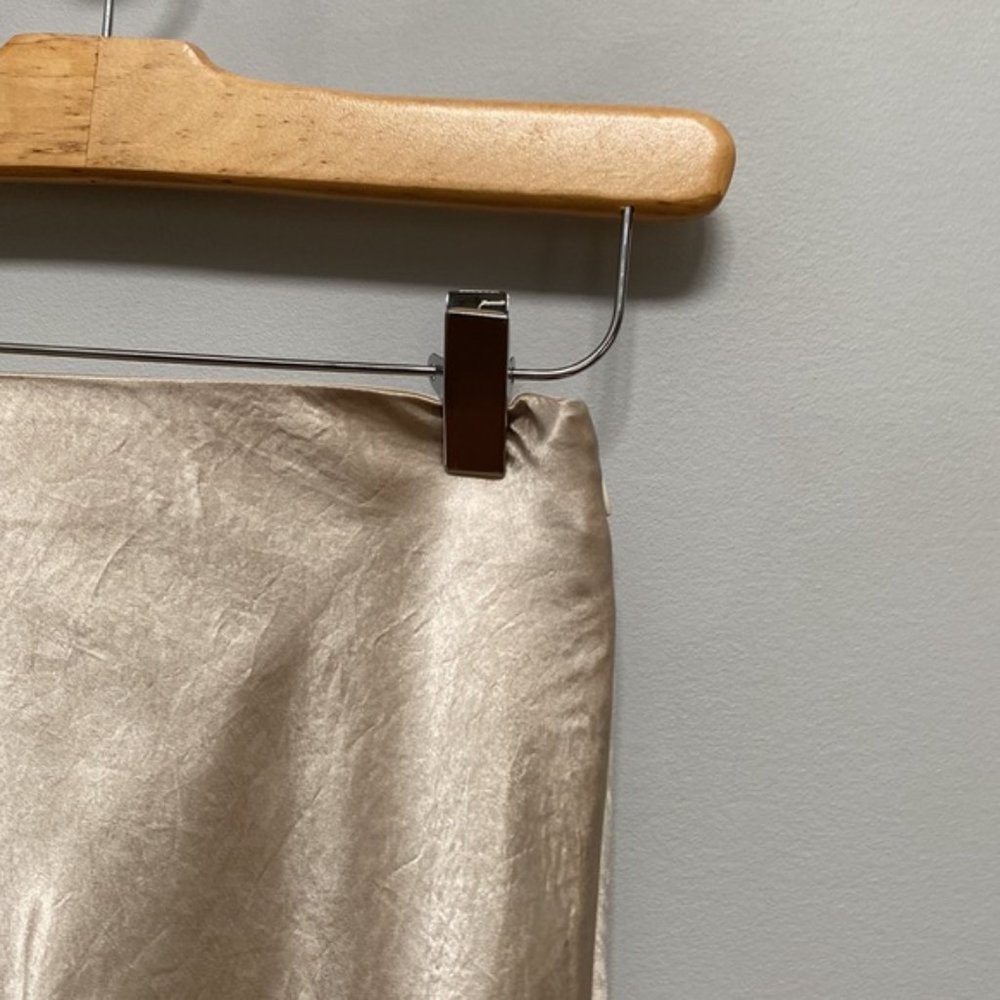❗️SOLD❗️Babaton Satin Slip Midi Skirt Size 2 - Picture 5 of 8